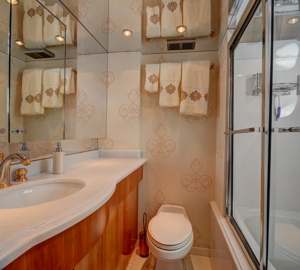 The 30m Yacht CRESCENDO