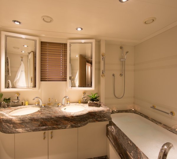 The 30m Yacht LA MASCARADE