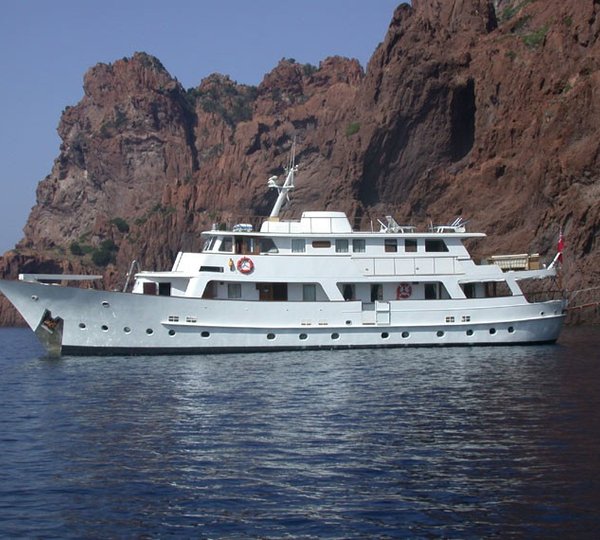 The 30m Yacht LE KIR ROYAL