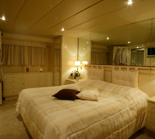 The 30m Yacht LE KIR ROYAL