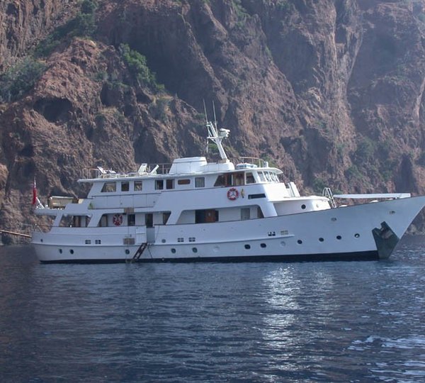 The 30m Yacht LE KIR ROYAL