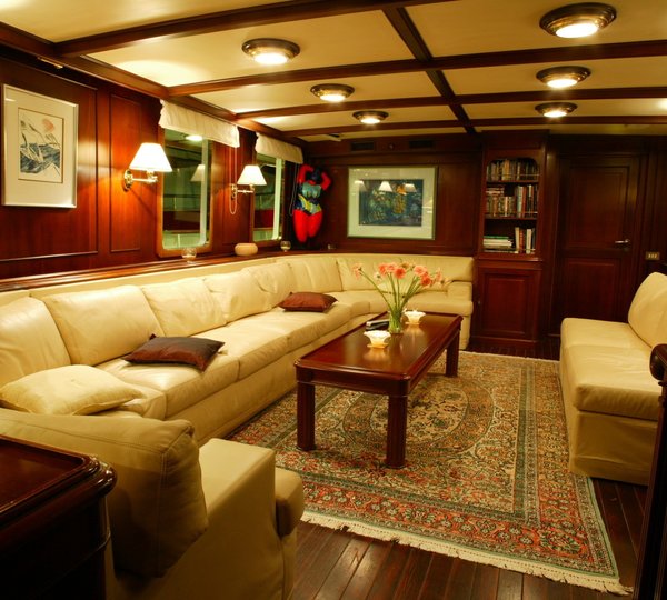 The 30m Yacht LE KIR ROYAL