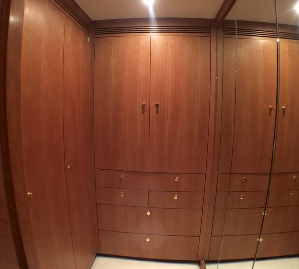 The 30m Yacht REVENGE II