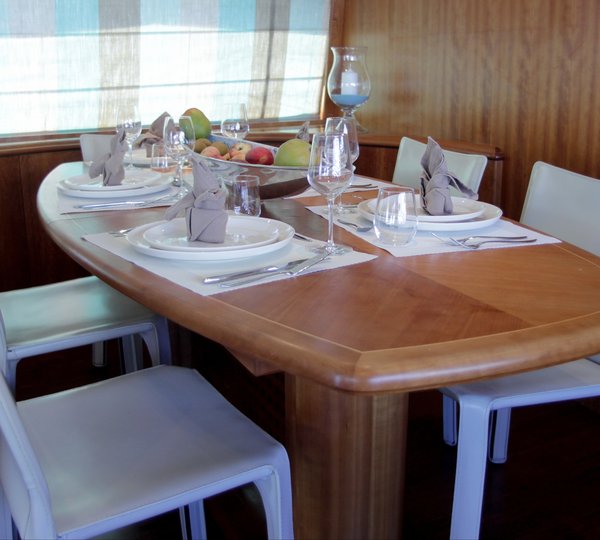 The 30m Yacht REVENGE II