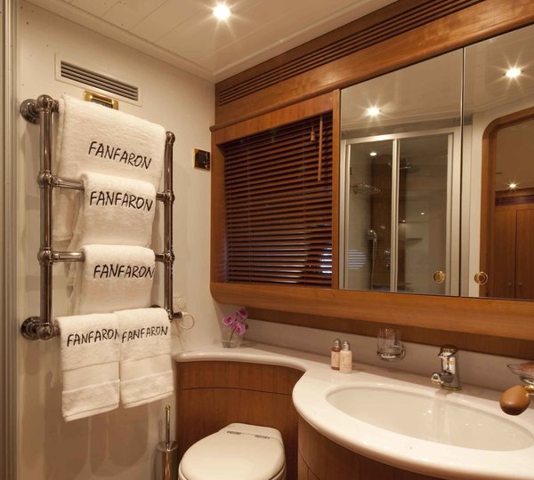 The 30m Yacht REVENGE II