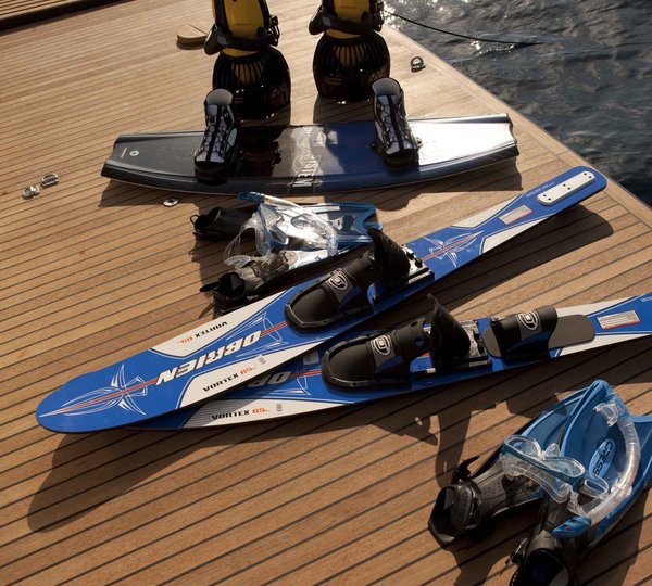 The 30m Yacht REVENGE II