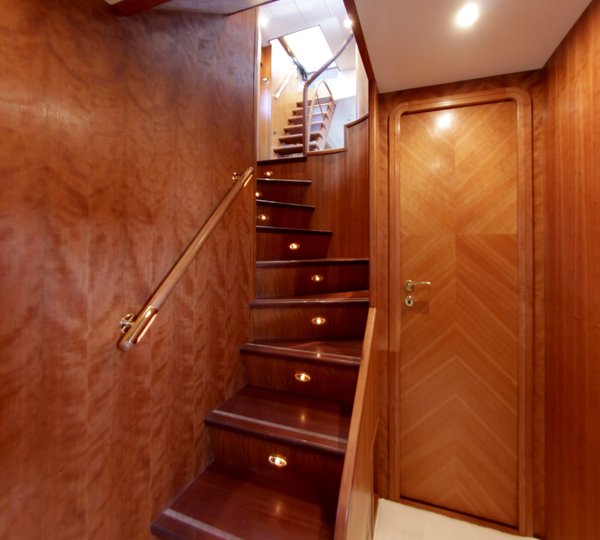 The 30m Yacht REVENGE II