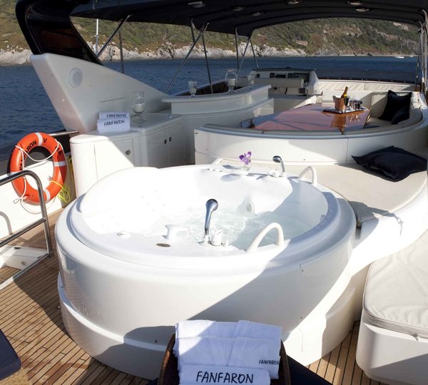 The 30m Yacht REVENGE II