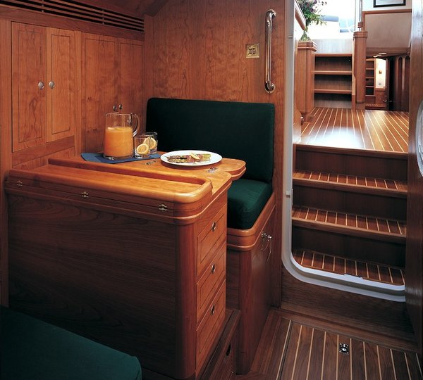 The 30m Yacht WAVELENGTH