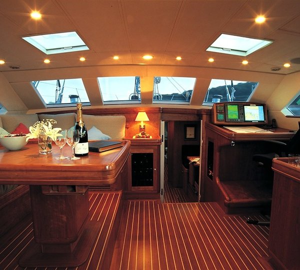 The 30m Yacht WAVELENGTH