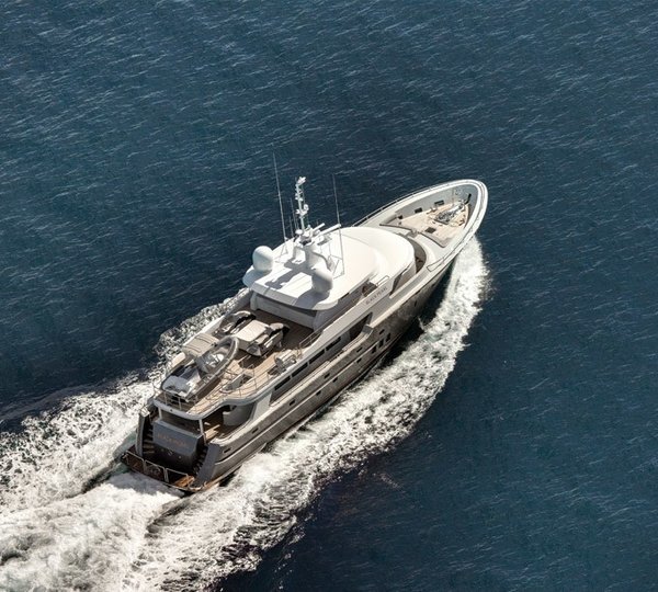 The 31m Yacht BLACK PEARL
