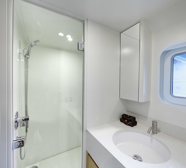 The 31m Yacht BLACK PEARL