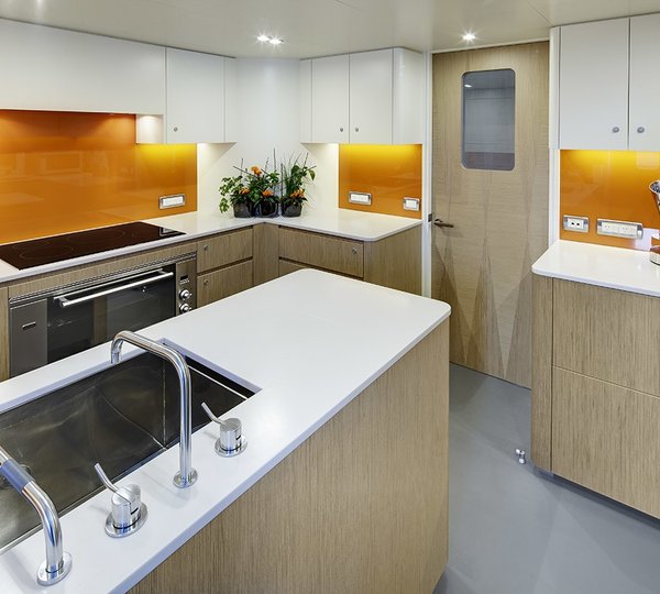 The 31m Yacht BLACK PEARL