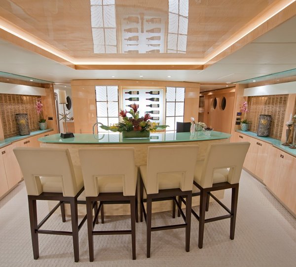 The 31m Yacht DIAMOND GIRL