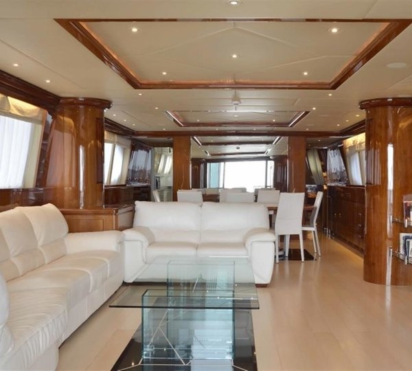 The 31m Yacht MAGIC DREAM