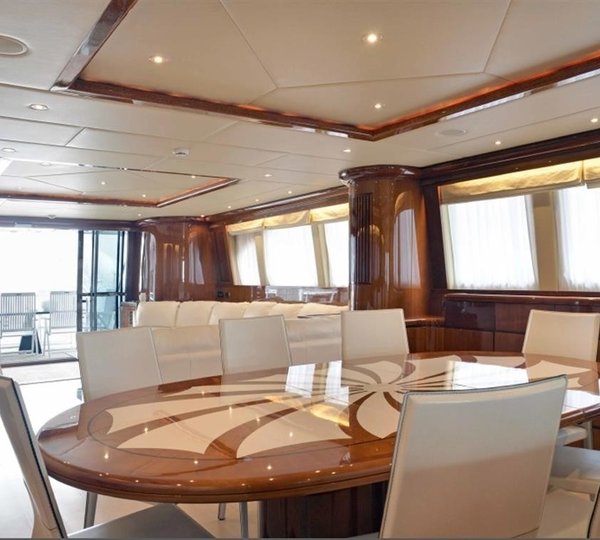 The 31m Yacht MAGIC DREAM