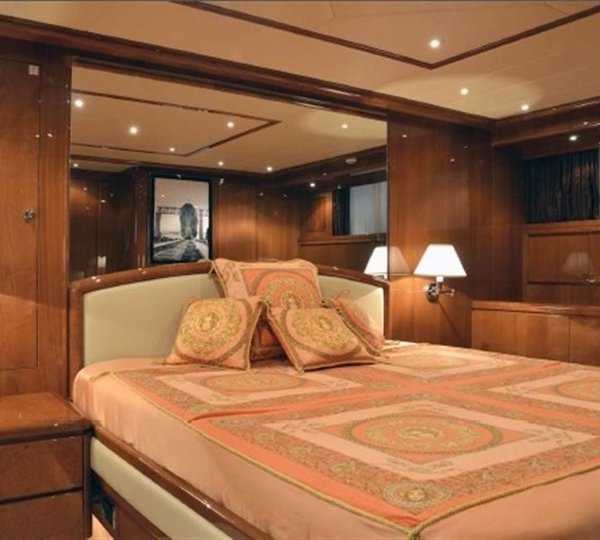 The 31m Yacht MAGIC DREAM