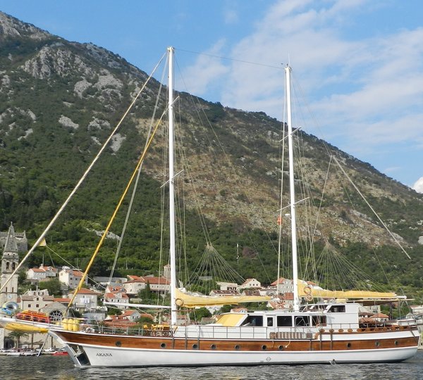 The 32m Yacht AKANA