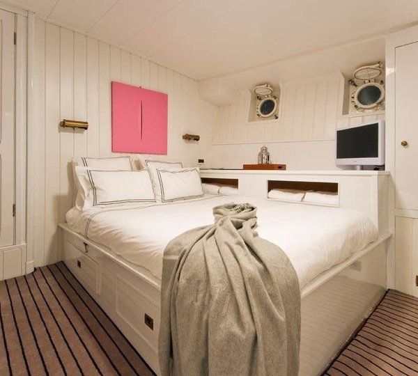 The 32m Yacht CAMARA C