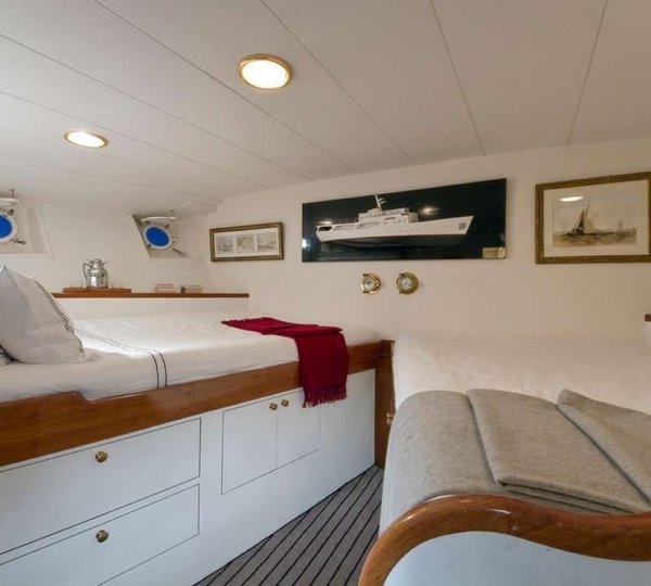 The 32m Yacht CAMARA C