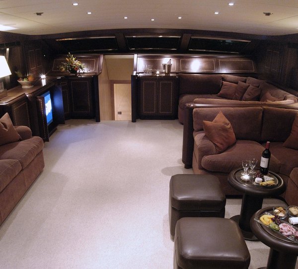 The 32m Yacht ELLICHA