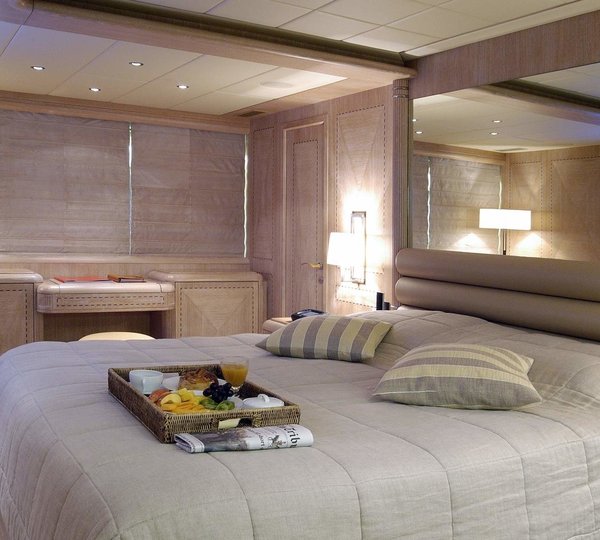 The 32m Yacht ELLICHA