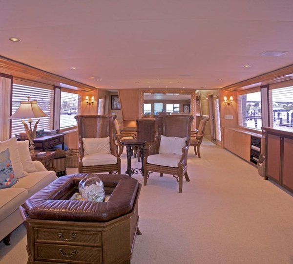 The 32m Yacht FREE BIRD