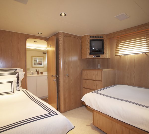 The 32m Yacht FREE BIRD