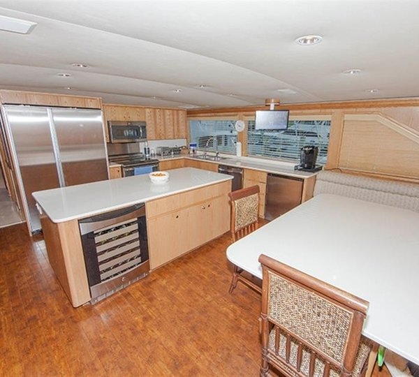 The 32m Yacht FREE BIRD