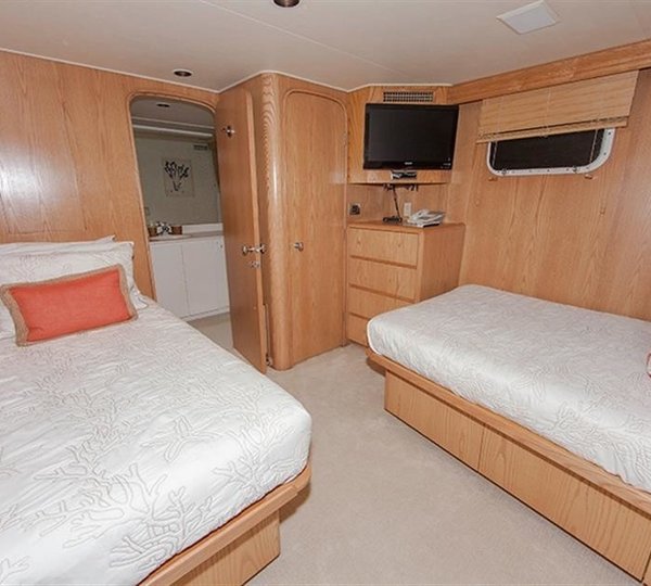 The 32m Yacht FREE BIRD