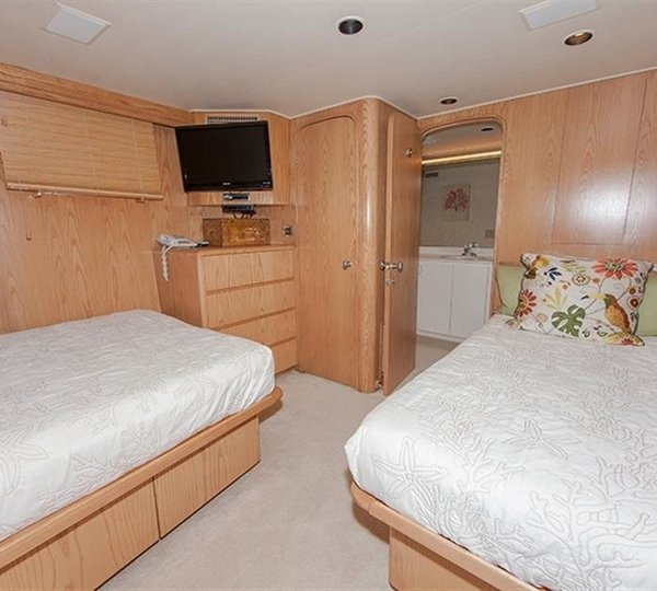 The 32m Yacht FREE BIRD