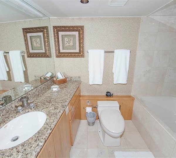 The 32m Yacht FREE BIRD