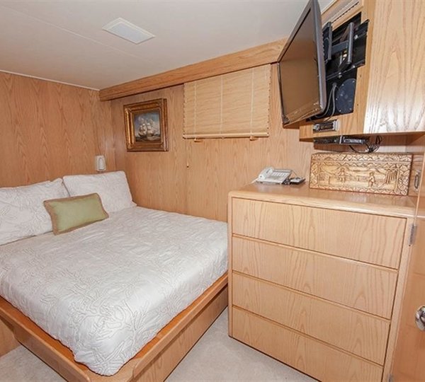 The 32m Yacht FREE BIRD