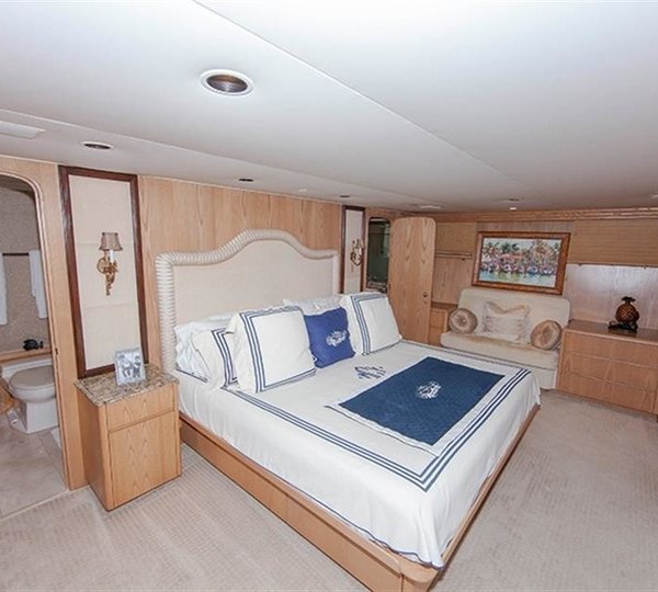 The 32m Yacht FREE BIRD