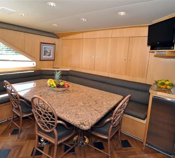 The 32m Yacht LUCKY STARS