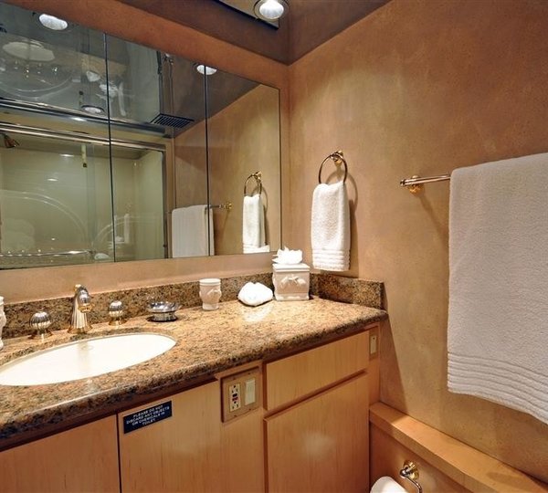 The 32m Yacht LUCKY STARS