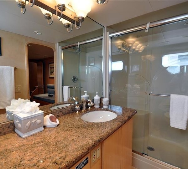 The 32m Yacht LUCKY STARS