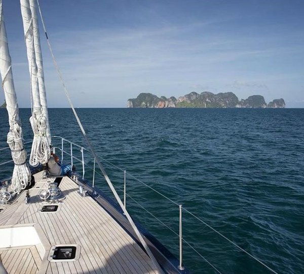 The 32m Yacht SILVER LINING