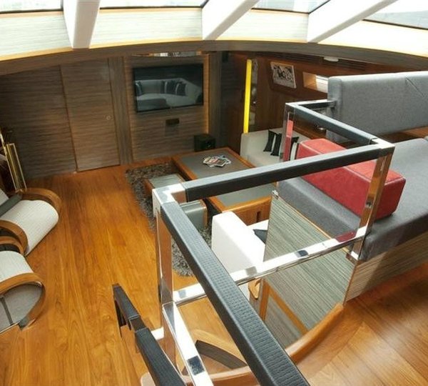 The 32m Yacht SILVER LINING