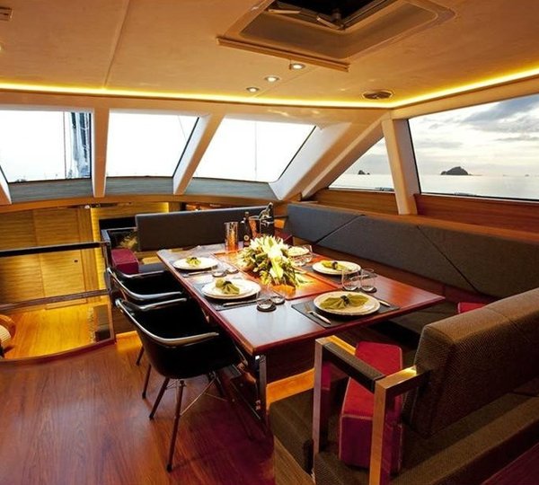 The 32m Yacht SILVER LINING