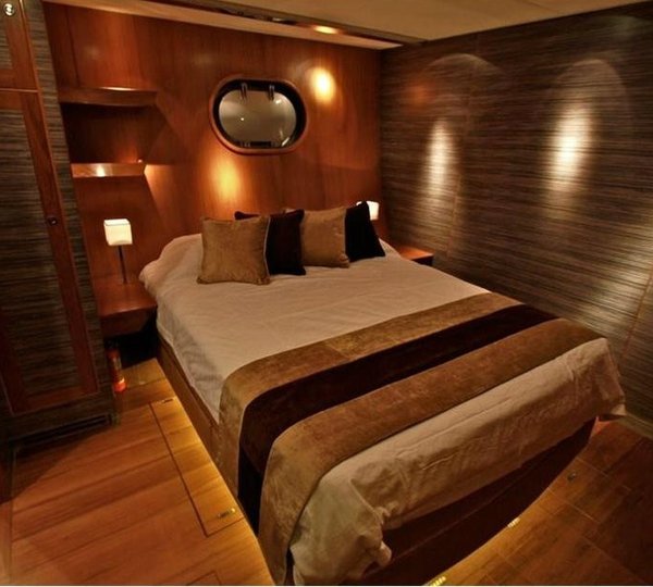 The 32m Yacht SILVER LINING