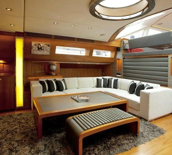 The 32m Yacht SILVER LINING