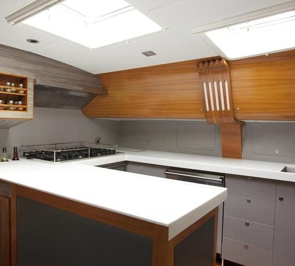 The 32m Yacht SILVER LINING