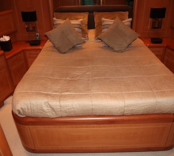 The 32m Yacht THE STORM 1