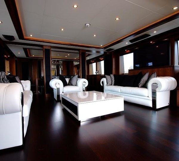 The 34m Yacht BLACK AND WHITE