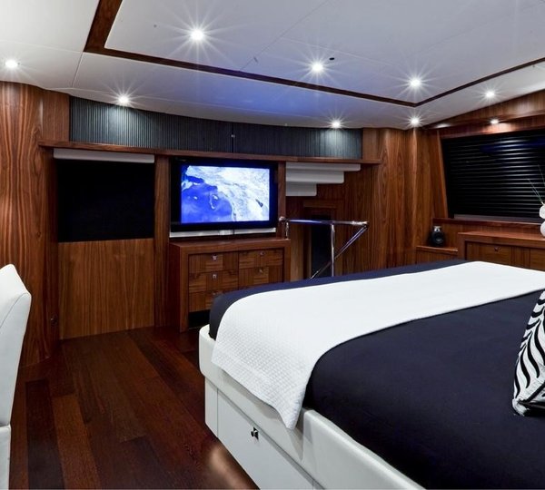 The 34m Yacht BLACK AND WHITE