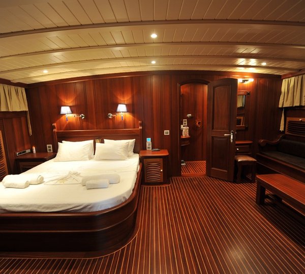 The 34m Yacht PRINCESS KARIA II