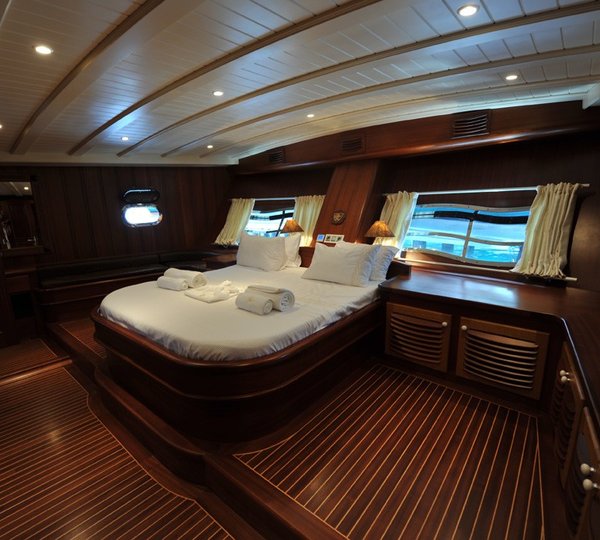 The 34m Yacht PRINCESS KARIA II