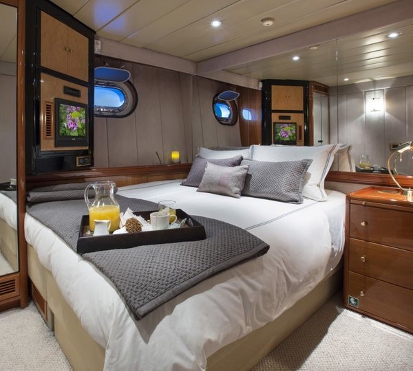 The 34m Yacht TAKAPUNA