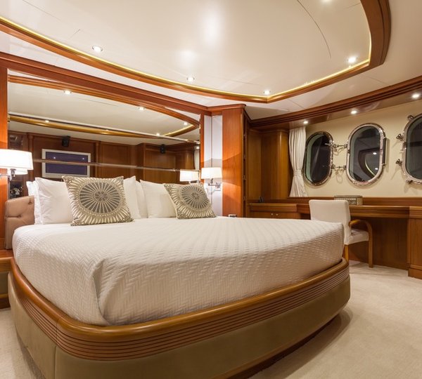 The 35m Yacht HAPPY HOUR